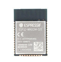 WifiモジュールESP32の通信モジュール4G 5Gモジュールの集積回路の破片